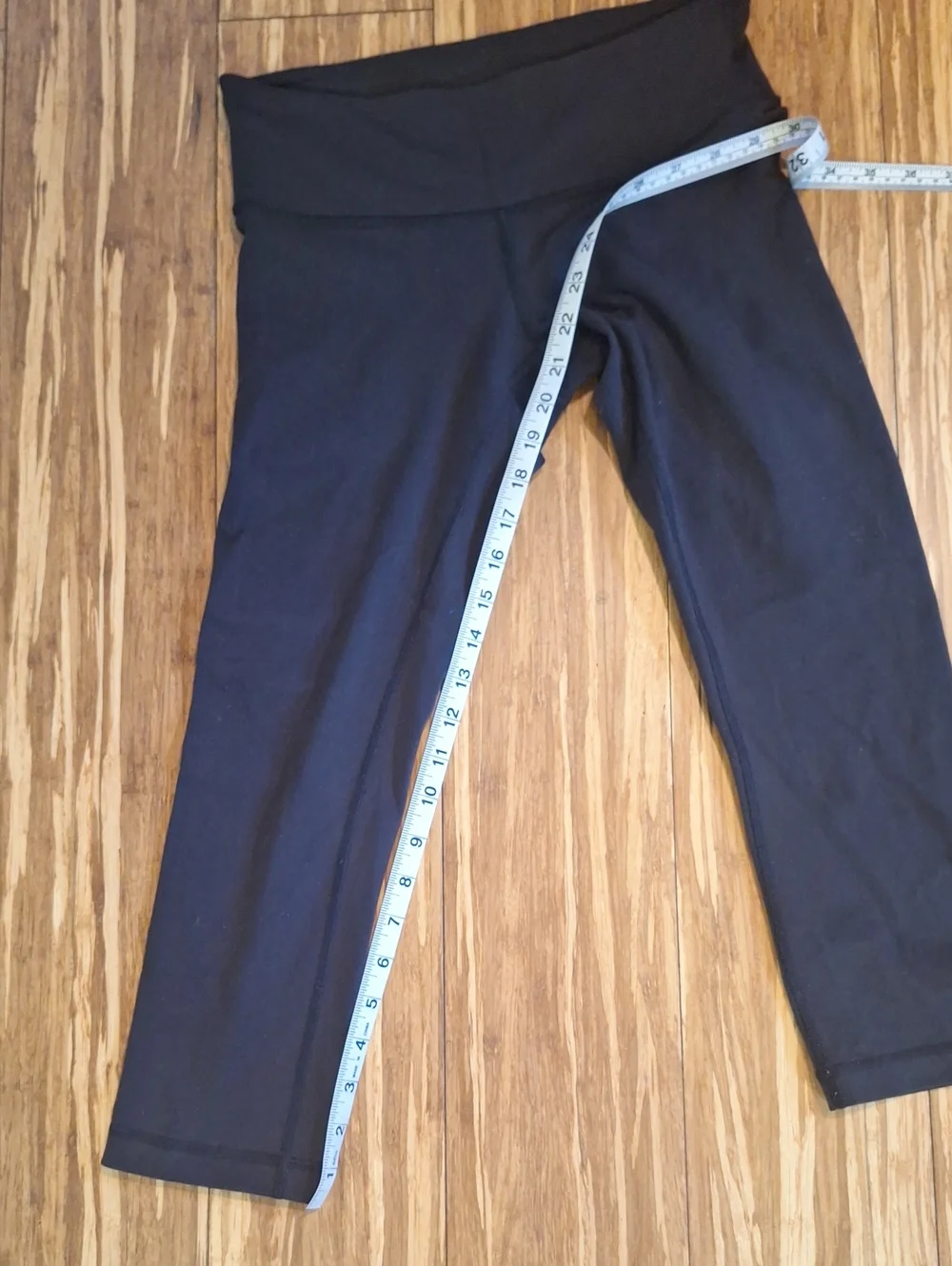 Lululemon Black Capri Leggings Size 6